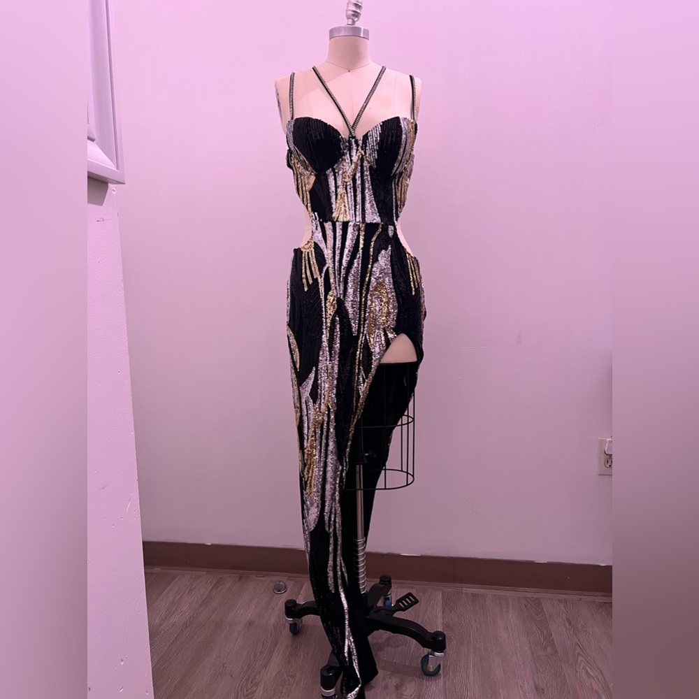 Black, gold & silver Sequin Dress ! 🤍